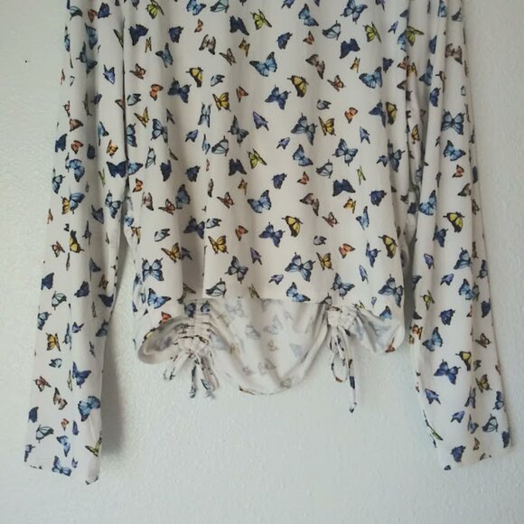 No Boundaries women's size XXXL (21) butterfly all over print blouse - Picture 6 of 15